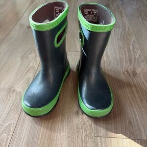 Bogs Navy and Green Rain Boots